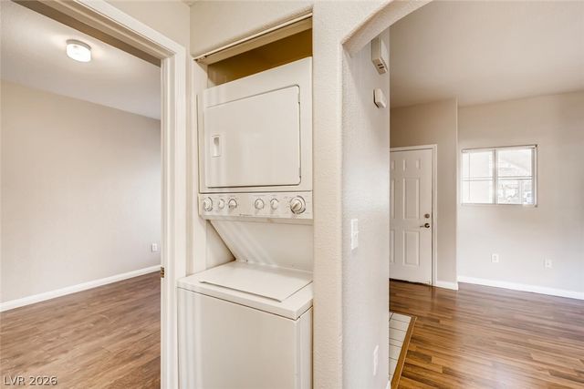 8425 Running Deer Avenue 102, Las Vegas, NV 89145