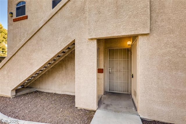 8425 Running Deer Avenue 102, Las Vegas, NV 89145