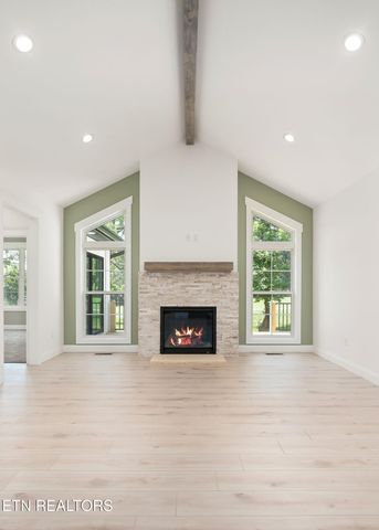 456 Lakeview Drive, Crossville, TN 38558