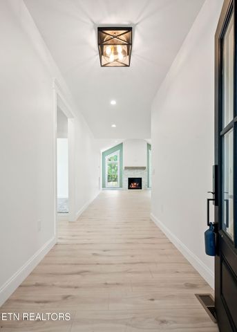 456 Lakeview Drive, Crossville, TN 38558