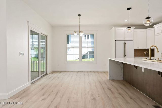 456 Lakeview Drive, Crossville, TN 38558