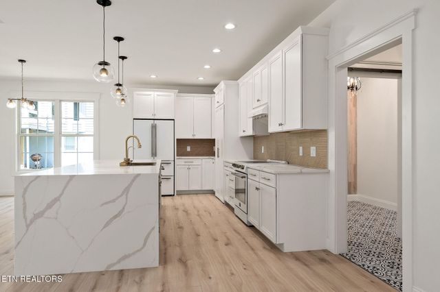 456 Lakeview Drive, Crossville, TN 38558