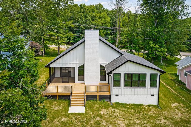 456 Lakeview Drive, Crossville, TN 38558