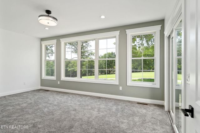 456 Lakeview Drive, Crossville, TN 38558