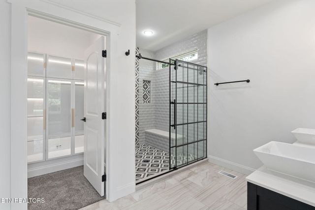 456 Lakeview Drive, Crossville, TN 38558