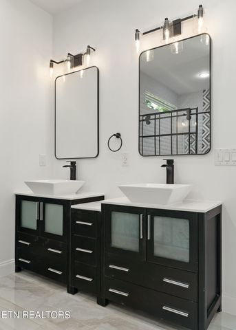 456 Lakeview Drive, Crossville, TN 38558