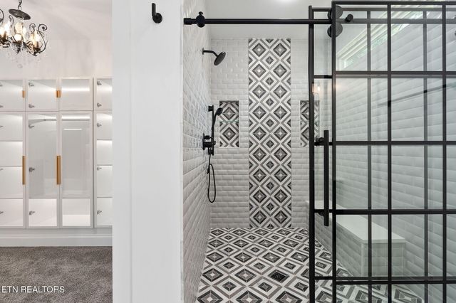 456 Lakeview Drive, Crossville, TN 38558