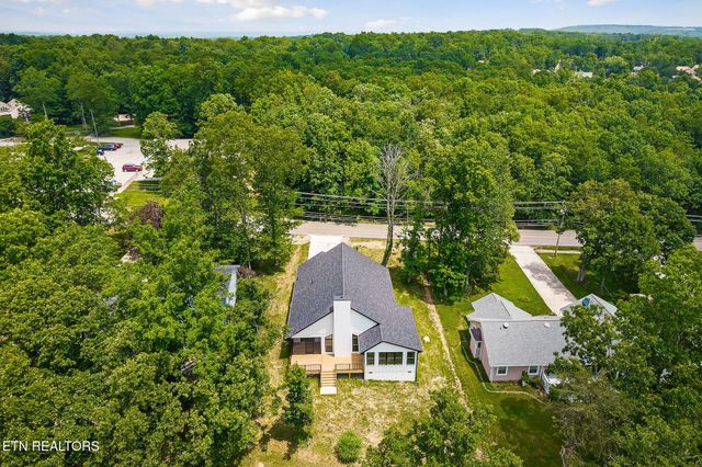 456 Lakeview Drive, Crossville, TN 38558