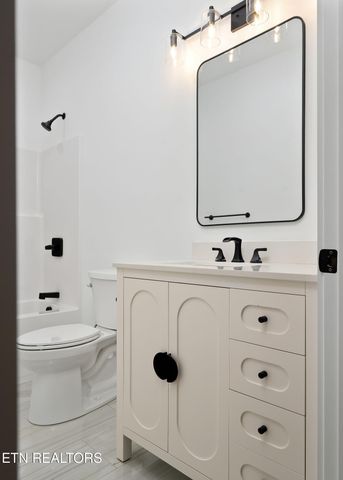 456 Lakeview Drive, Crossville, TN 38558