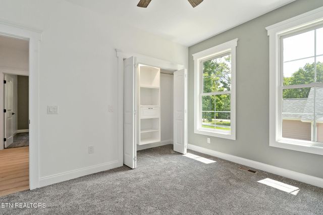 456 Lakeview Drive, Crossville, TN 38558