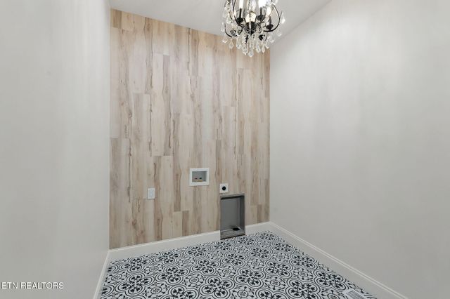 456 Lakeview Drive, Crossville, TN 38558