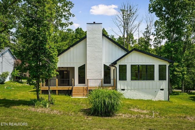 456 Lakeview Drive, Crossville, TN 38558