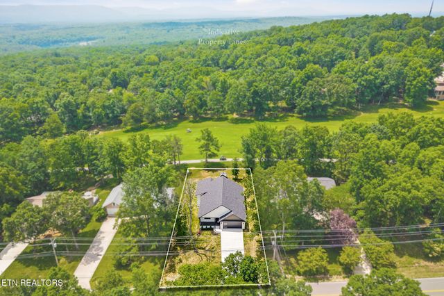 456 Lakeview Drive, Crossville, TN 38558