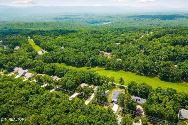 456 Lakeview Drive, Crossville, TN 38558