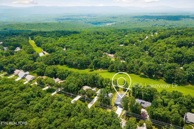 456 Lakeview Drive, Crossville, TN 38558