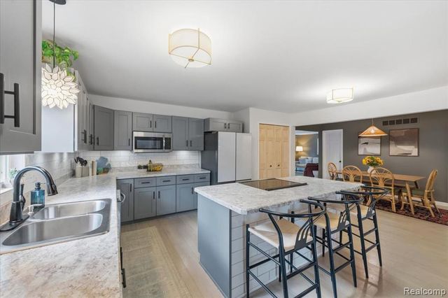 1475 N Irish Road, Davison, MI 48423