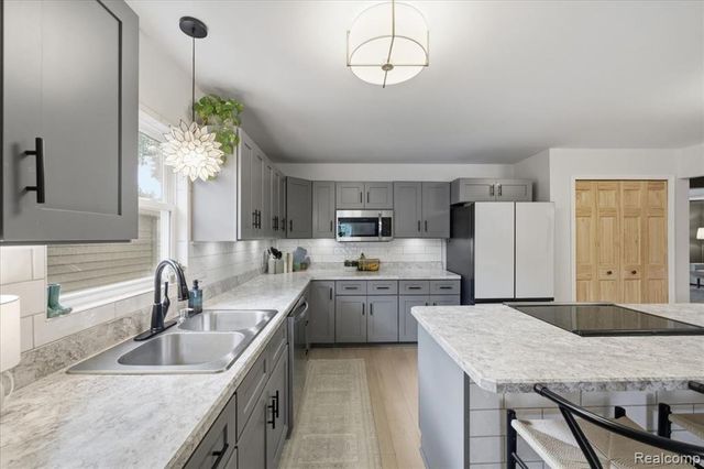 1475 N Irish Road, Davison, MI 48423