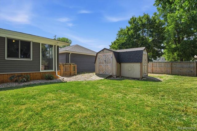 1475 N Irish Road, Davison, MI 48423