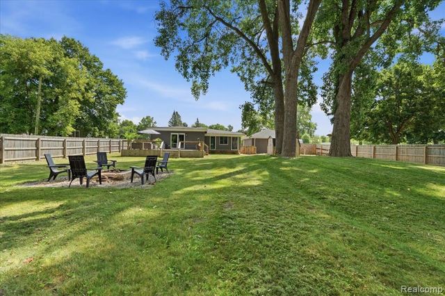 1475 N Irish Road, Davison, MI 48423