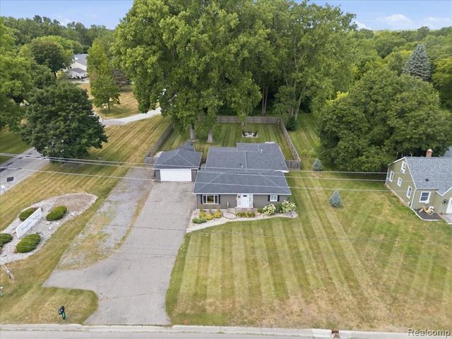 1475 N Irish Road, Davison, MI 48423