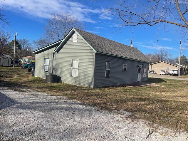 802 Powell Street, Springdale, AR 72764