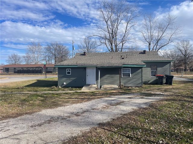 802 Powell Street, Springdale, AR 72764