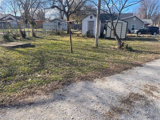 802 Powell Street, Springdale, AR 72764