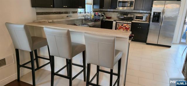 225 Wayne Avenue, Cliffside Park, NJ 07010