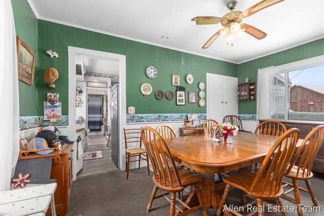 1224 102nd Avenue, Plainwell, MI 49080