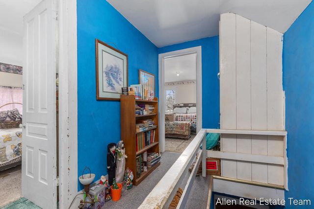 1224 102nd Avenue, Plainwell, MI 49080