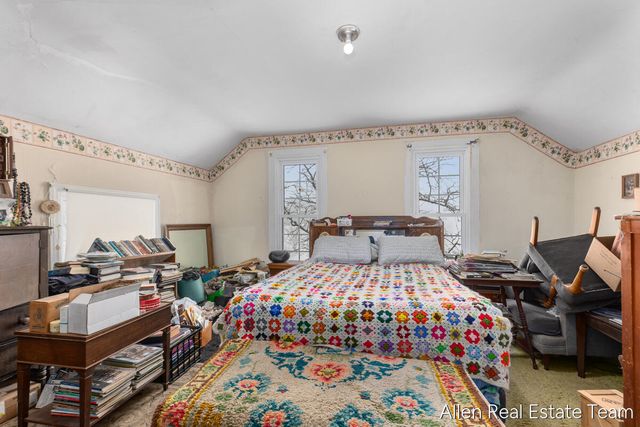 1224 102nd Avenue, Plainwell, MI 49080