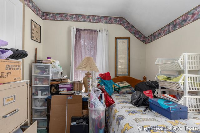 1224 102nd Avenue, Plainwell, MI 49080