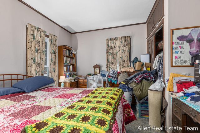 1224 102nd Avenue, Plainwell, MI 49080