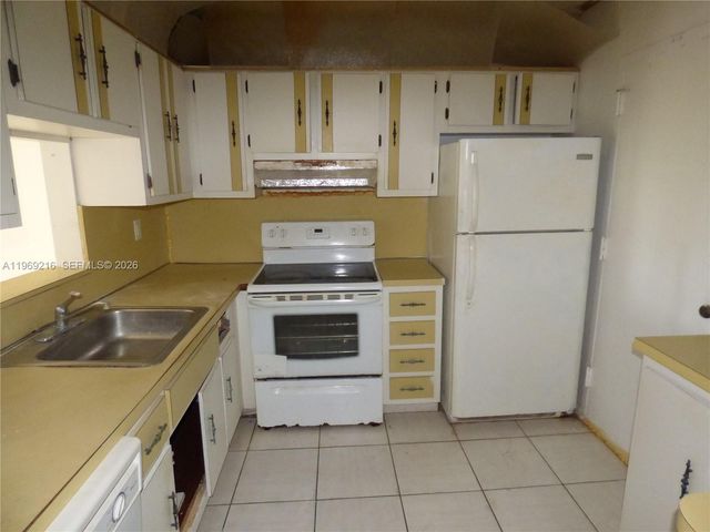 12035 NE 2nd Avenue A423, North Miami, FL 33161