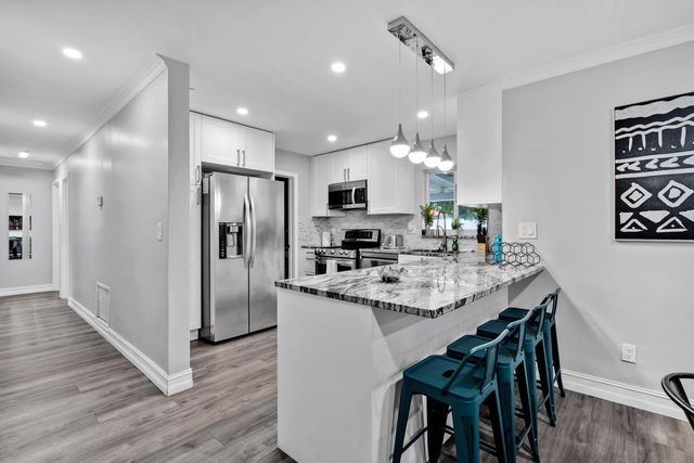 6860 Tyler Street, Hollywood, FL 33024