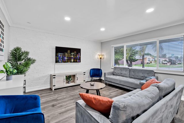 6860 Tyler Street, Hollywood, FL 33024