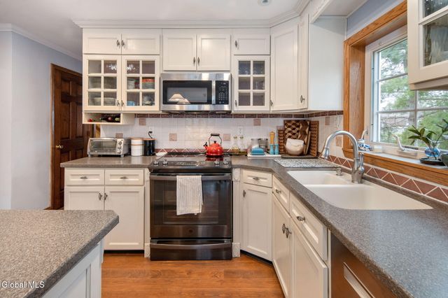 3009 Sunset Lane, Guilderland, NY 12303