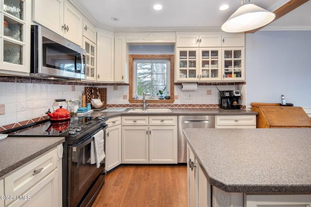 3009 Sunset Lane, Guilderland, NY 12303