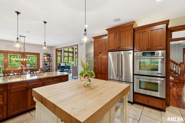 27998 229TH Street, Le Claire, IA 52753