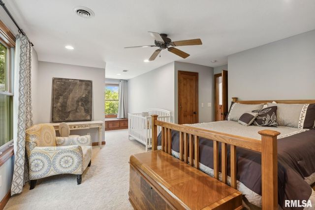 27998 229TH Street, Le Claire, IA 52753