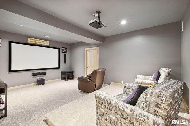 27998 229TH Street, Le Claire, IA 52753