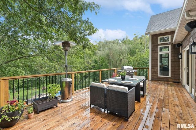 27998 229TH Street, Le Claire, IA 52753