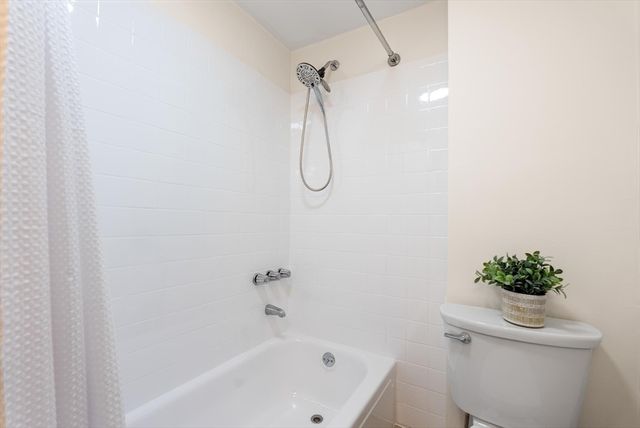 1874 Beacon St 4, Brookline, MA 02445
