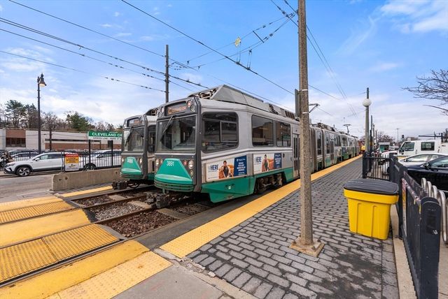 1874 Beacon St 4, Brookline, MA 02445