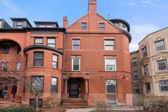 1874 Beacon St 4, Brookline, MA 02445