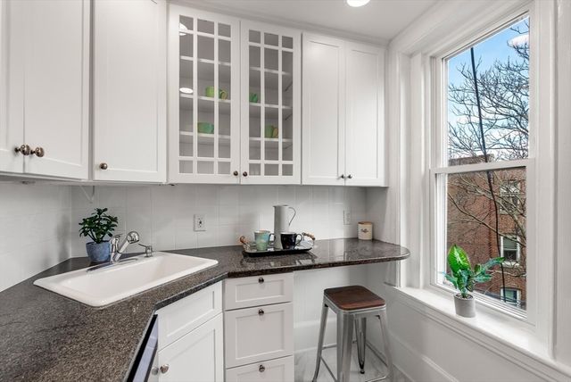 1874 Beacon St 4, Brookline, MA 02445