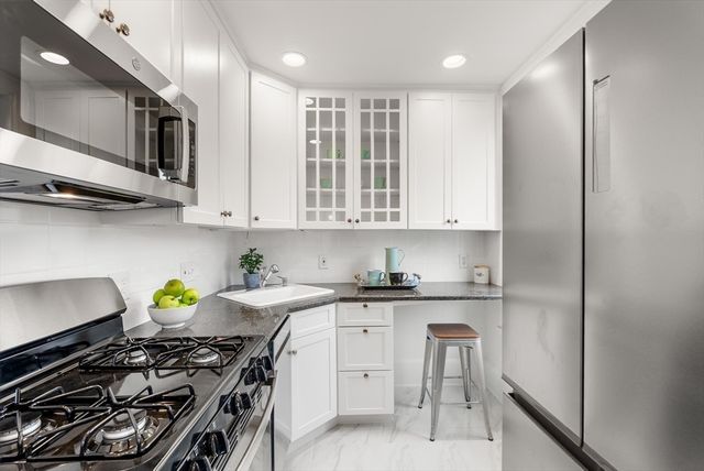 1874 Beacon St 4, Brookline, MA 02445