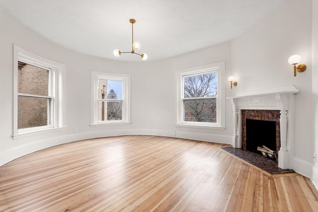 1874 Beacon St 4, Brookline, MA 02445