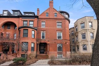 1874 Beacon St 4, Brookline, MA 02445