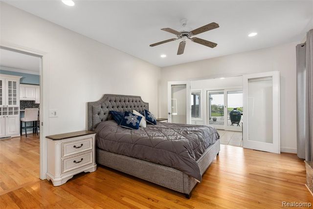 30134 Jefferson Avenue, Saint Clair Shores, MI 48082